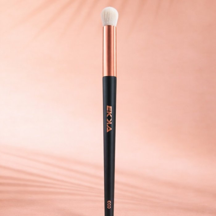 უპეებში კონსილერის ჩასაშლელი ფუნჯი